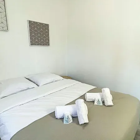 Homey Everyday - New / Free Parking Apartment
